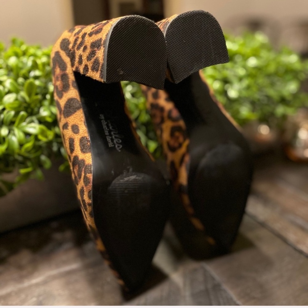 Charles By Charles David Leopard Print Heel - image 2